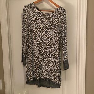 Renee C size M Long sleeve mini dress
